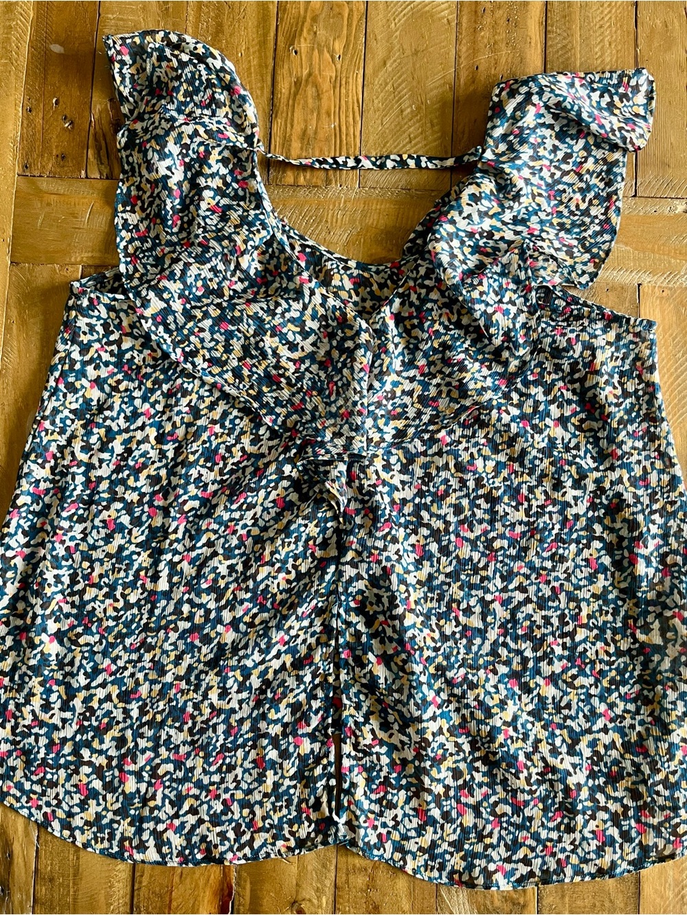 BCBGeneration Boho Sheer Ruffle Sleeve Floral Blouse Cottagecore US L - Picture 11 of 11